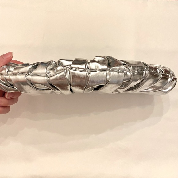 Le Chateau evening clutch with chain shoulder strap - Picture 5 of 6